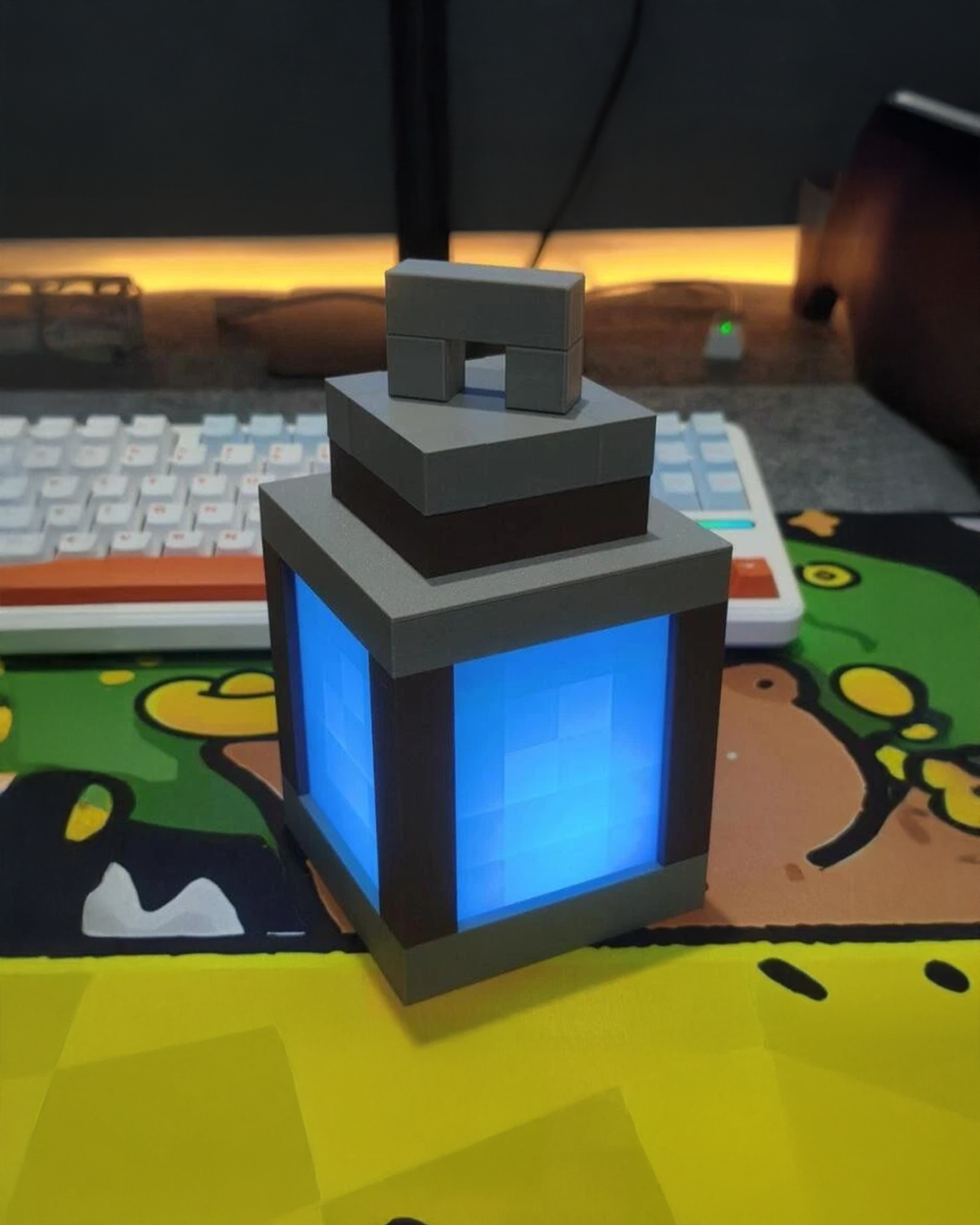 Pixel-Glow Lantern